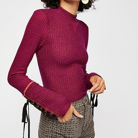 🍒NWT🍒 FREE PEOPLE THERMAL CUFFS LACE UP - Picture 2 of 5
